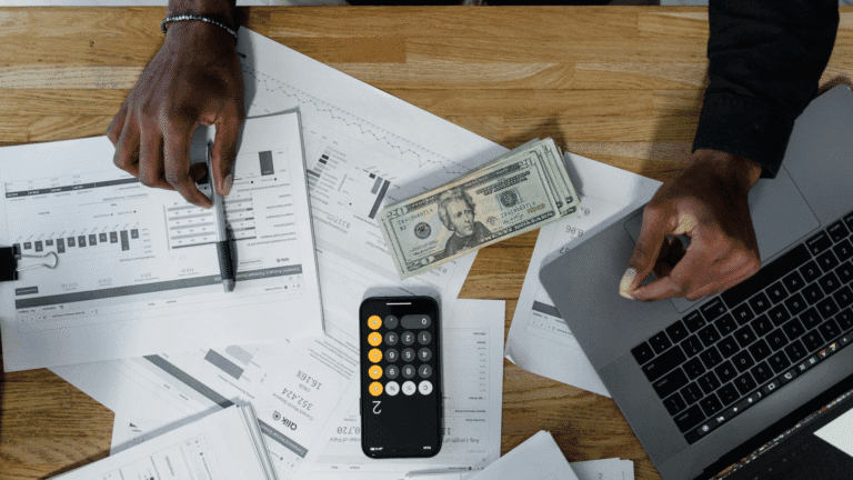 Portada del artículo "Cómo gestionar tus finanzas personales siendo nómada digital"